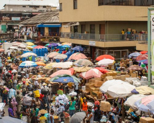 https://akansia.com/storage/2022/11/MakolaMarket-AccraGhana-500x400.jpeg